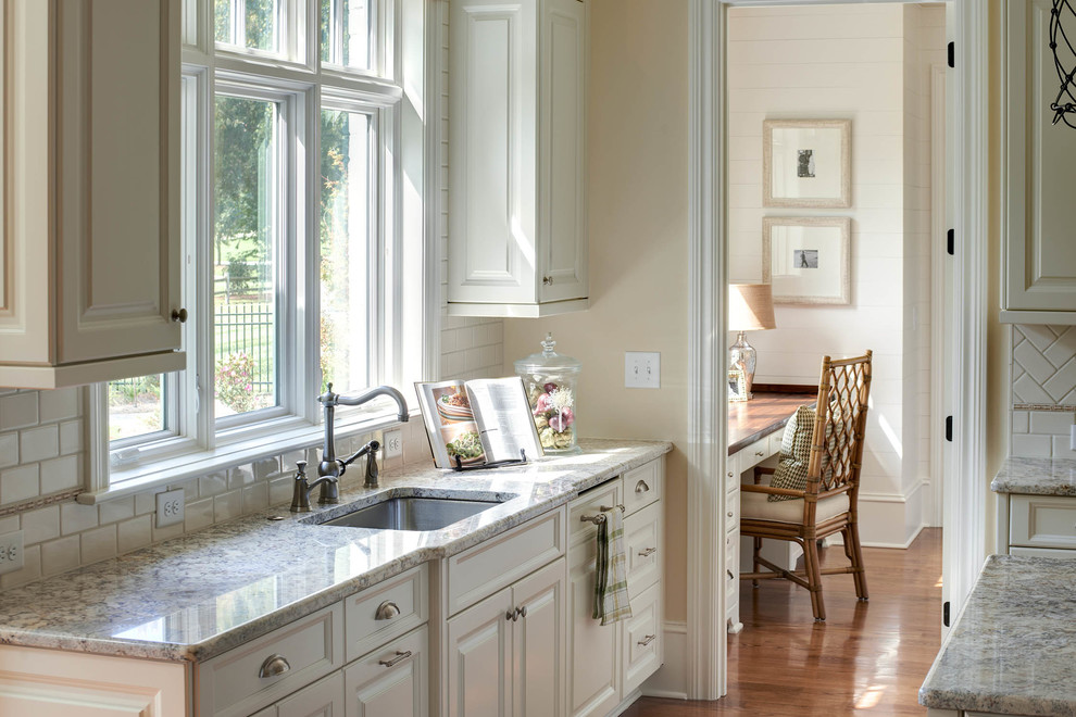 Delta Kitchen Faucet Kitchen Traditional with Categorykitchenstyletraditionallocationcharlotte 