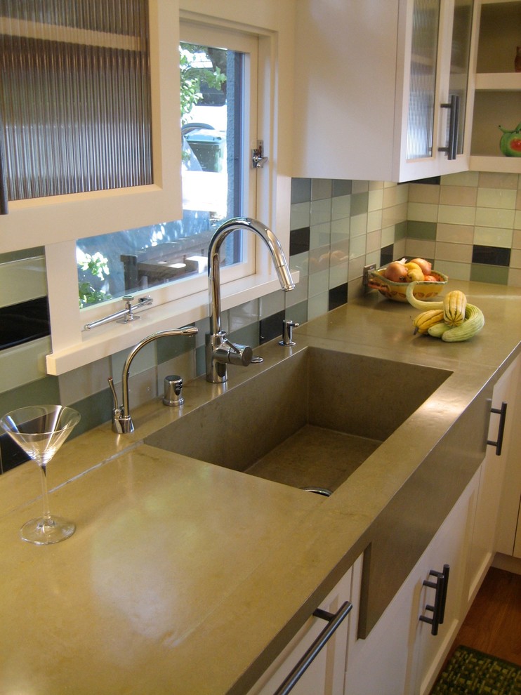 Hansgrohe Kitchen Faucet Kitchen Modern with Backsplash Glass Tile Casement