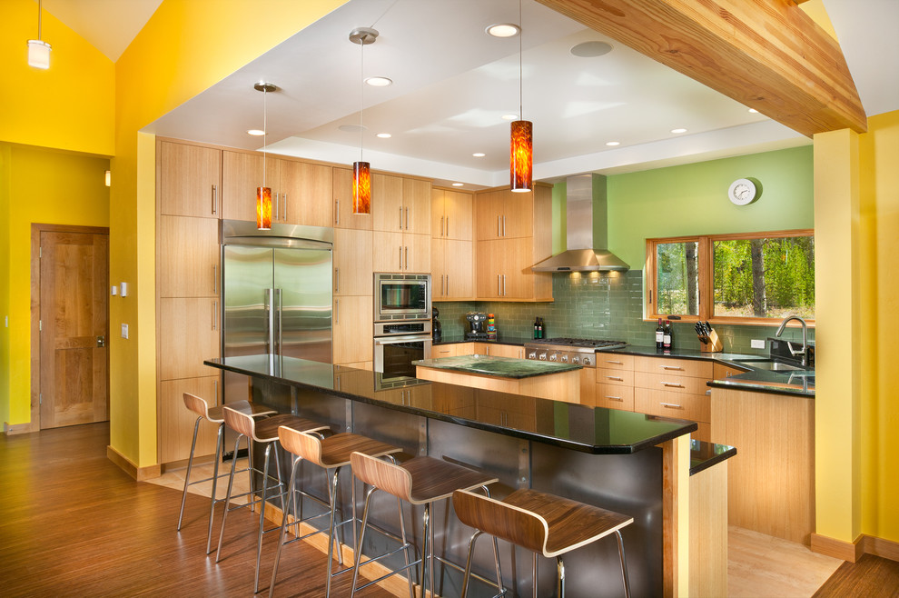 Kitchen Exhaust Hood Kitchen Modern with Baseboards Breakfast Bar Ceiling