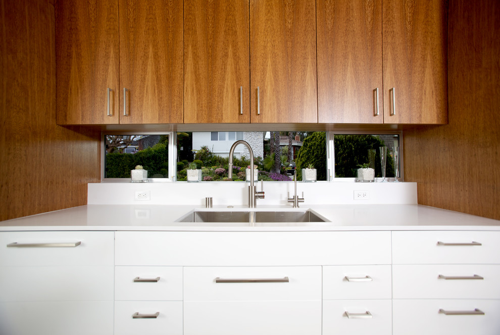 Kitchen Faucet with Sprayer Kitchen Modern with Ceiling Lighting Dining Double