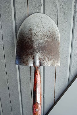 Kitchen Knife Sharpener Spaces Traditional with Clean Oiled Shovel Winterized