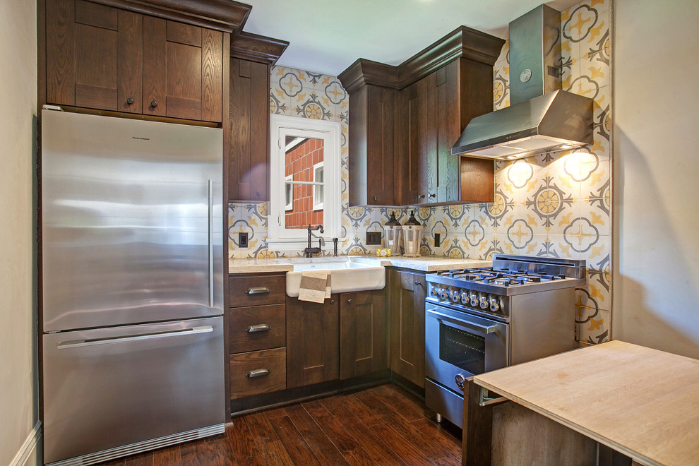 Kitchen Vent Hoods Kitchen Traditional with Corner Kitchen Decorative Tile
