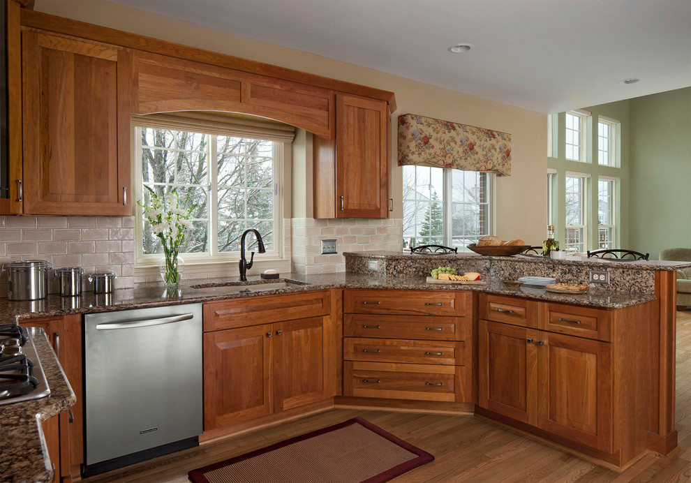 Ksi Kitchens Kitchen Traditional with Dura Crestwood Lancaster In