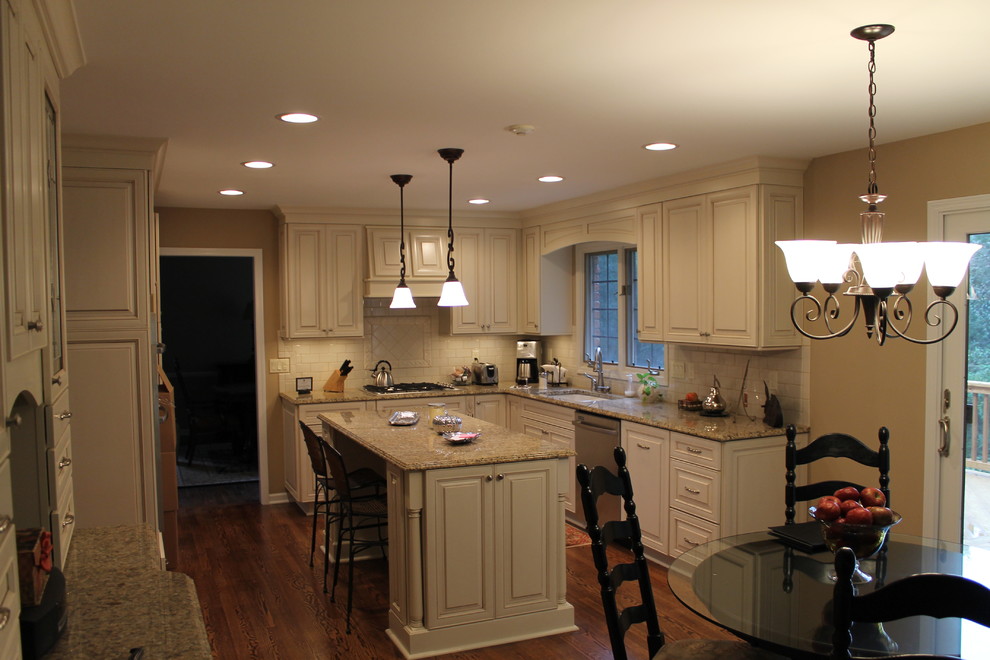 Kurtis Kitchen and Bath Kitchen Traditional with Categorykitchenstyletraditionallocationother Metro 