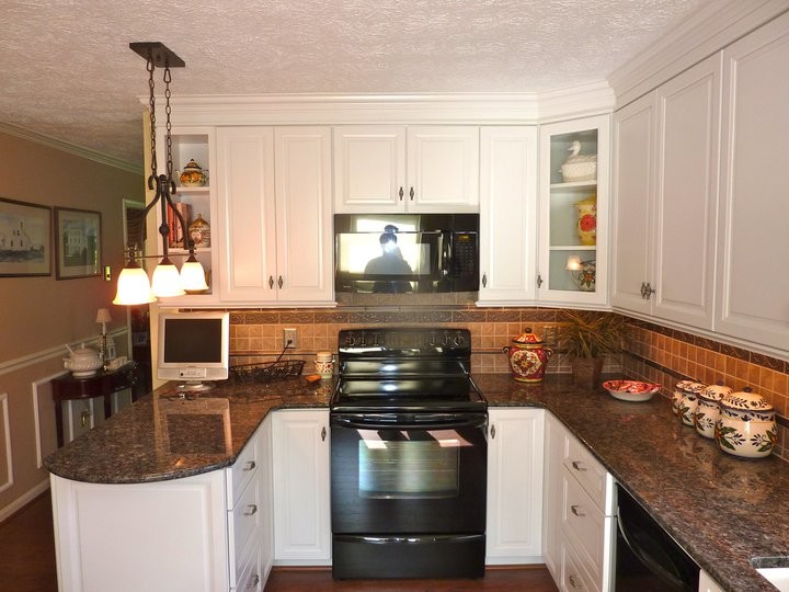 Lowes Kitchen Designer Kitchen Traditional with Kraftmaid Cabinetry Parkhurst Maple