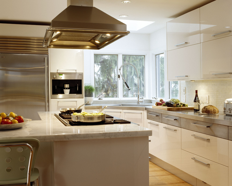 Neff Kitchens Kitchen Contemporary with Breakfast Bar Corner Sink