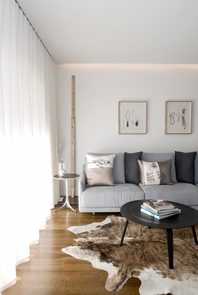Floor to Ceiling Curtains  for Modern Living Room with Neutral Tones