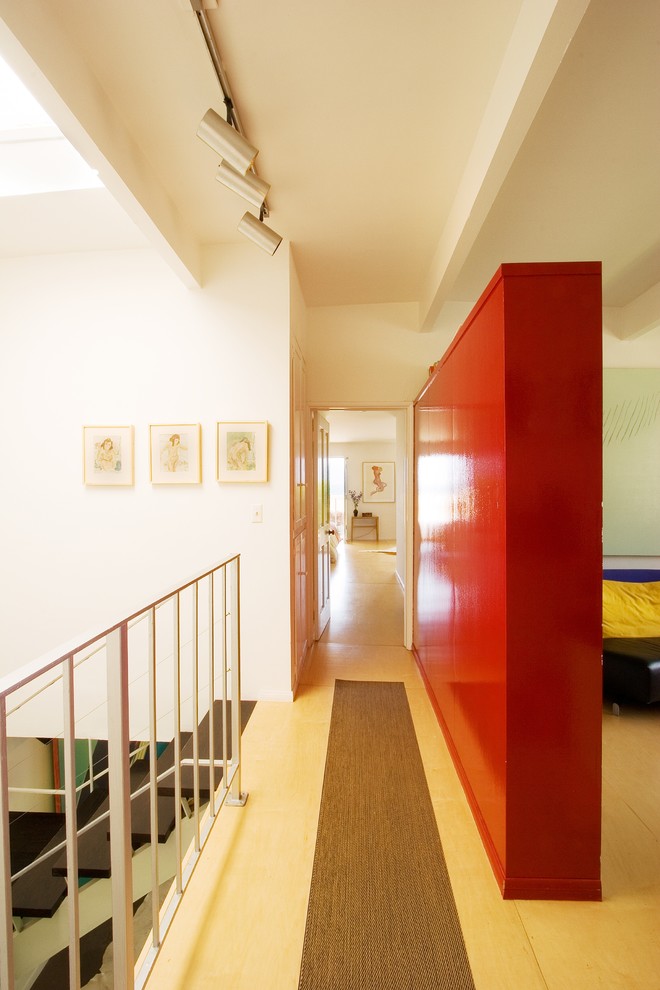 High Gloss Lacquer  for Contemporary Hall with Handrail