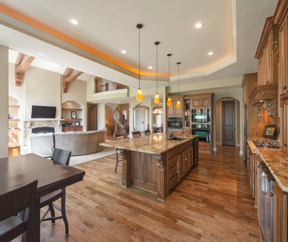 Large Open Concept Kitchen  for Traditional Kitchen with Crown Molding on Cabinets