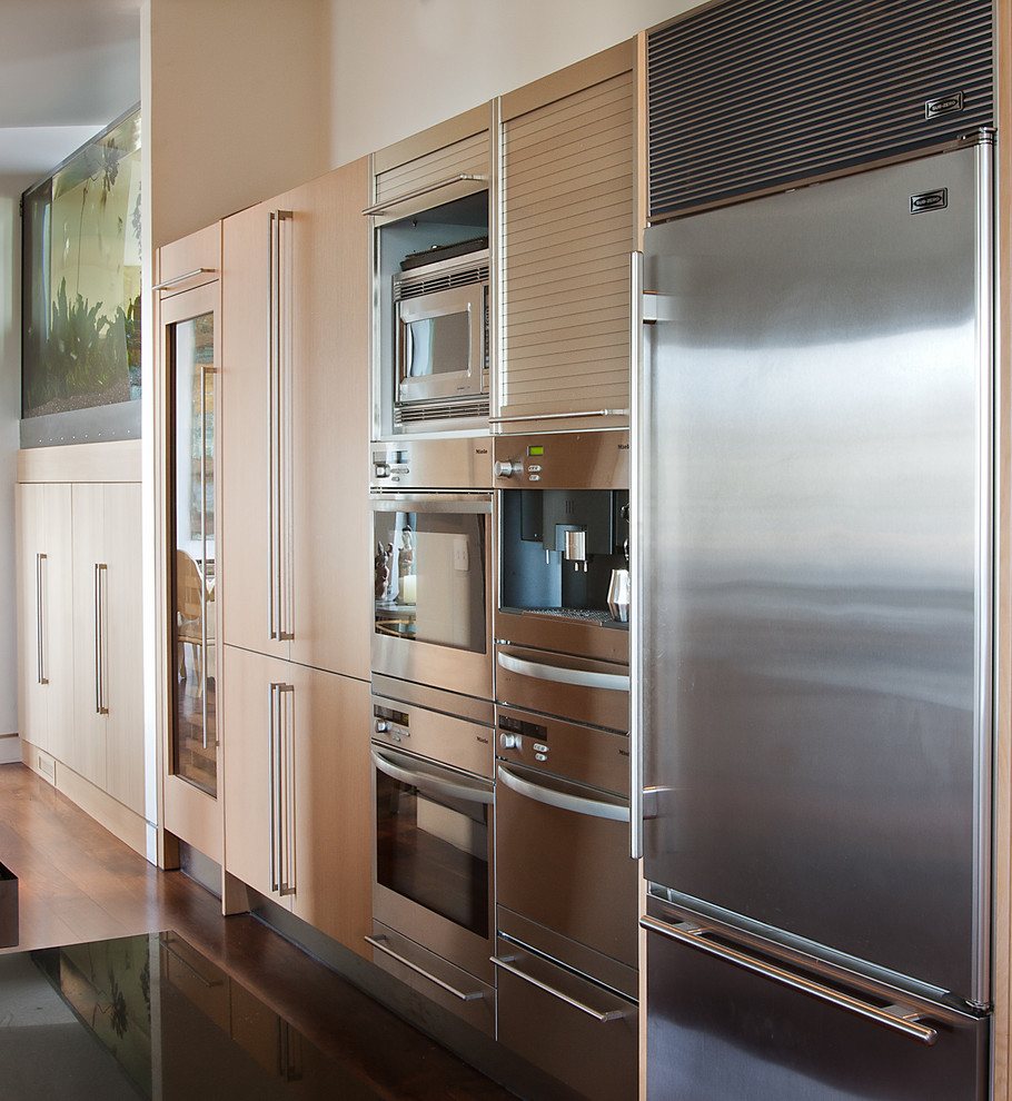 Stainless Steel Appliances  for Contemporary Kitchen with Stainless Steel Appliances