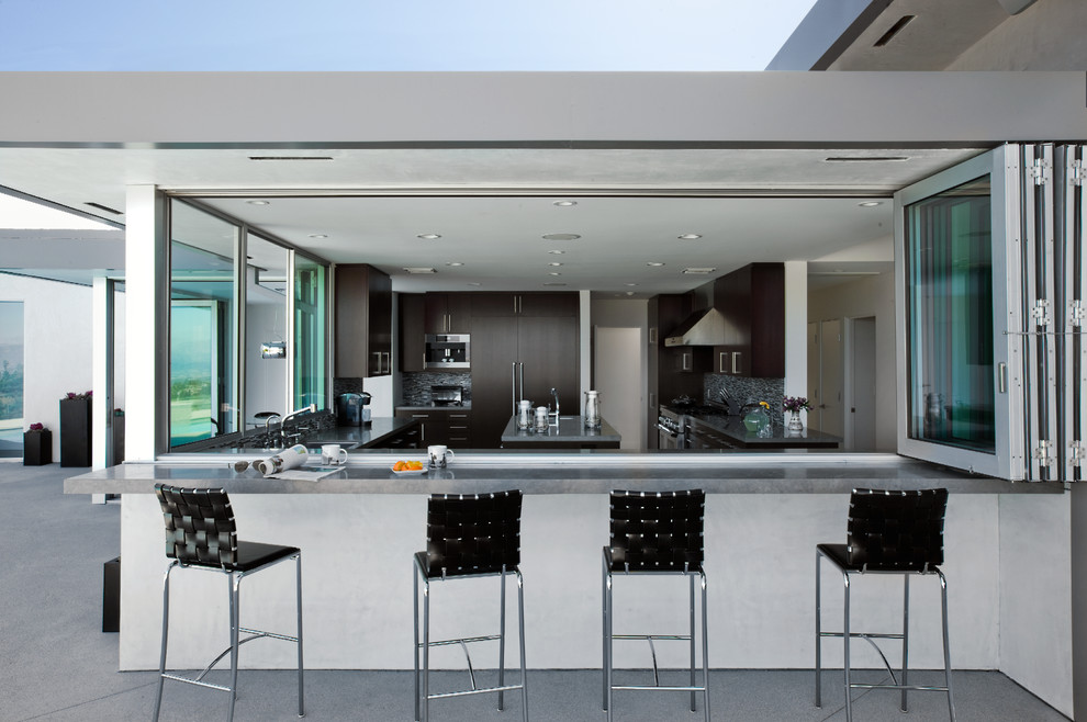 Stainless Steel Appliances  for Modern Kitchen with Glass Backsplash