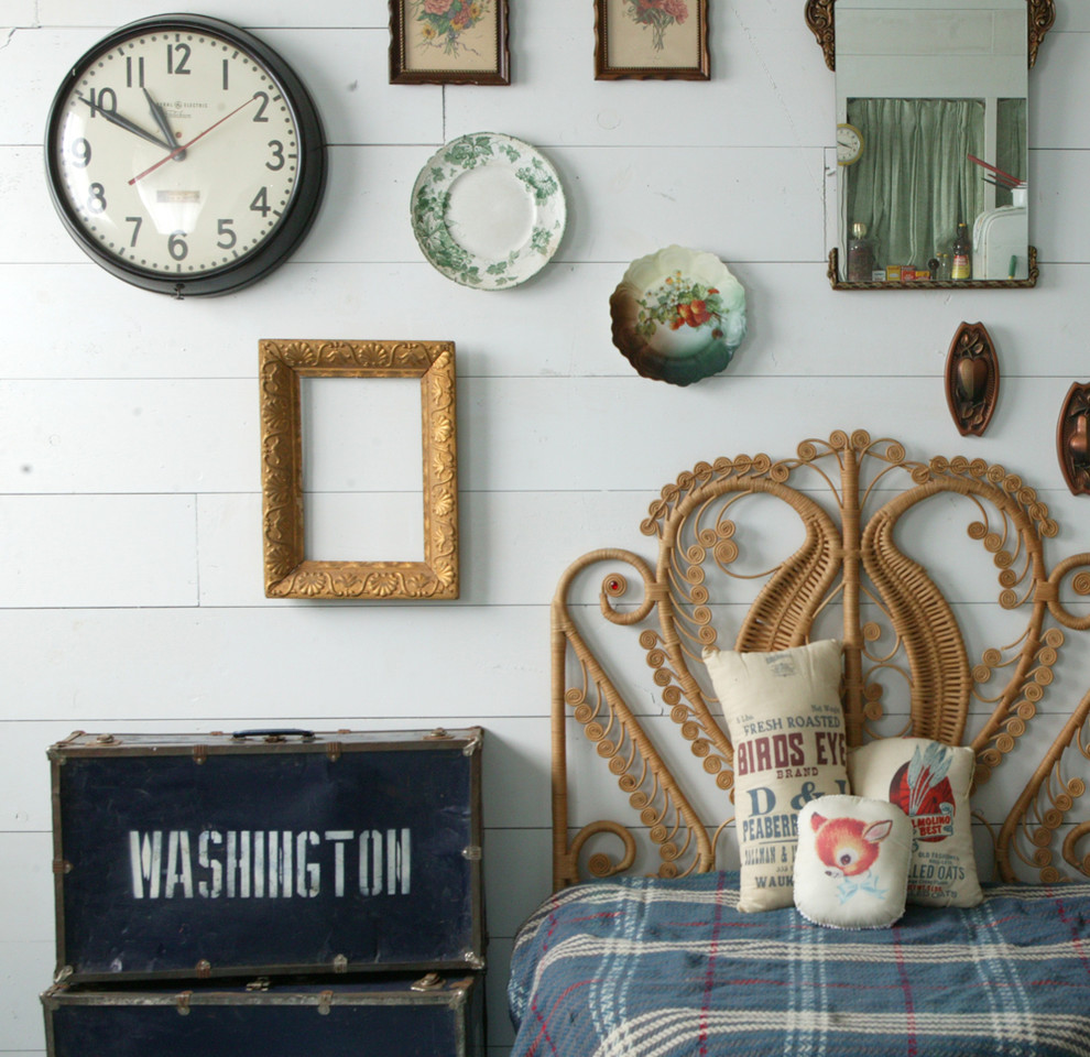 Truck Tailgate Headboard  for Shabby Chic Style Bedroom with Wall Plates
