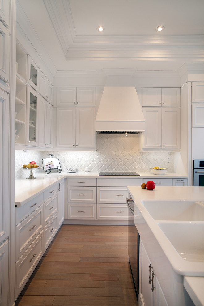 White Backsplash  for Traditional Kitchen with Crown Molding