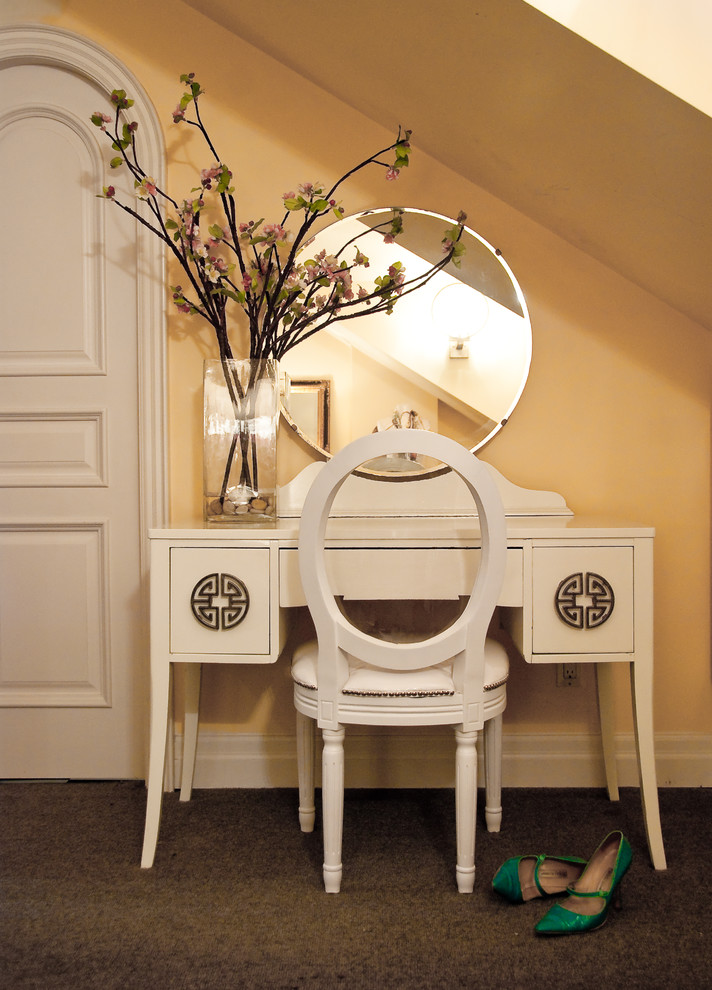 White Lacquer Table  for Traditional Bedroom with White Furniture