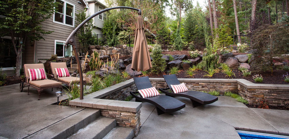 Outdoor Chaise Lounge for Contemporary Patio with Concrete