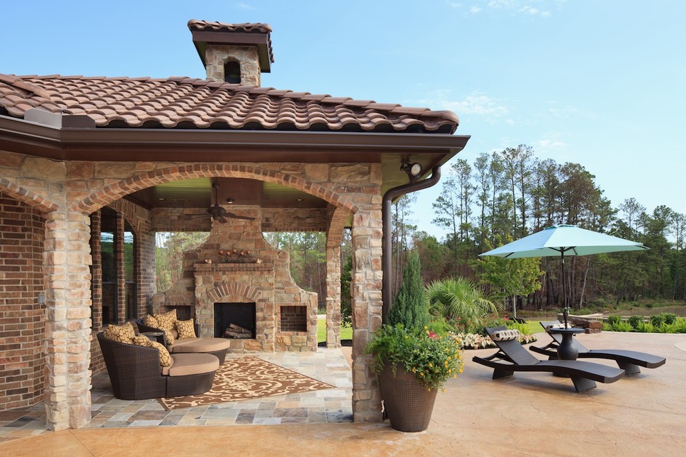 Outdoor Chaise Lounge for Mediterranean Patio with Stone Exterior