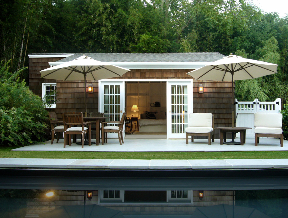 Patio Umbrella for Beach Style Pool with Outdoor Dining