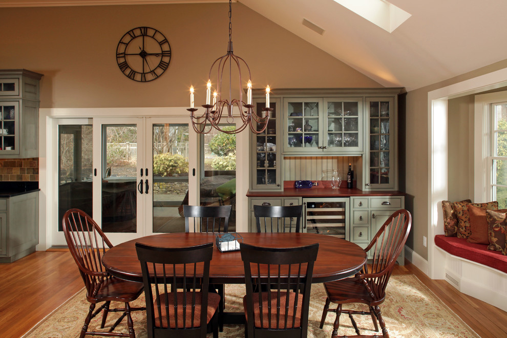 Seagull Lighting for Traditional Dining Room with Area Rug