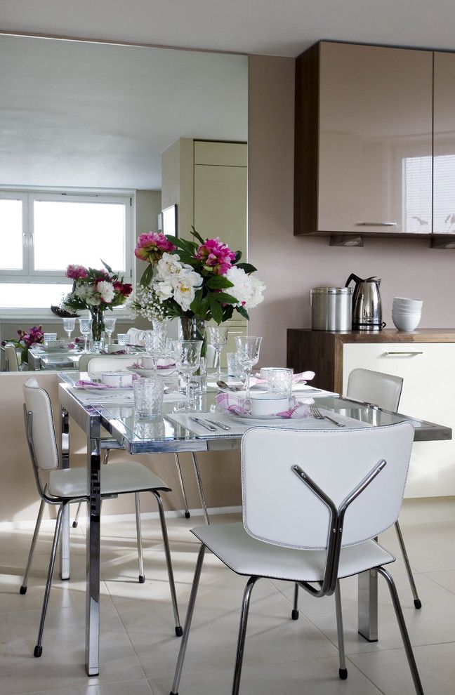 5 Piece Dining Set with Contemporary Dining Room White Leather