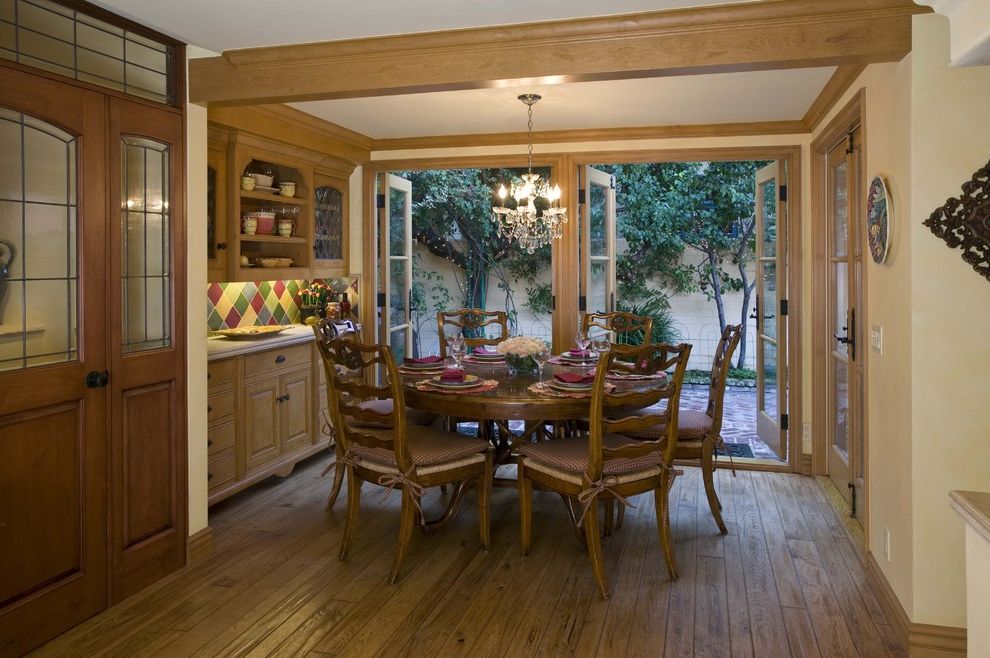 5 Piece Dining Set with Traditional Dining Room Tile Backsplash