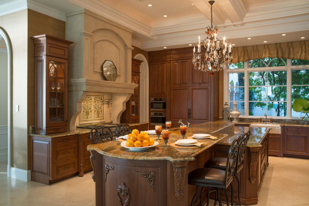 Frigidaire Gallery Stove with Traditional Kitchen Traditional Kitchen Design