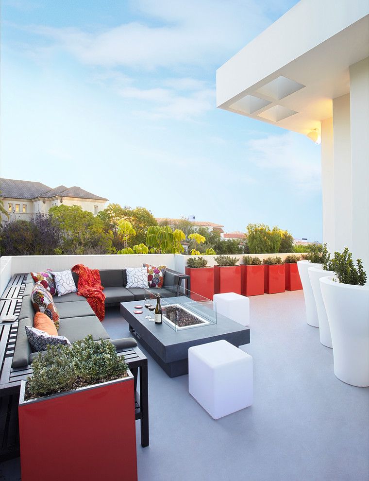 Gas Fire Pit with Tropical Patio Firepit