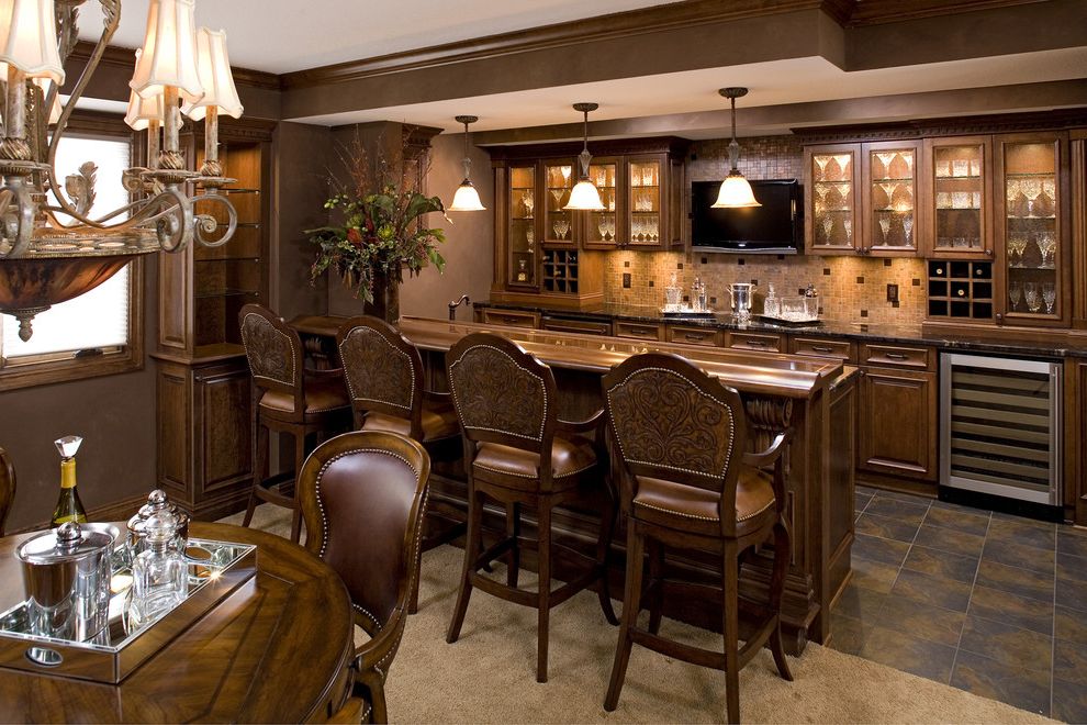 Oak Express Bar Stools with Traditional Kitchen Wood Cabinets