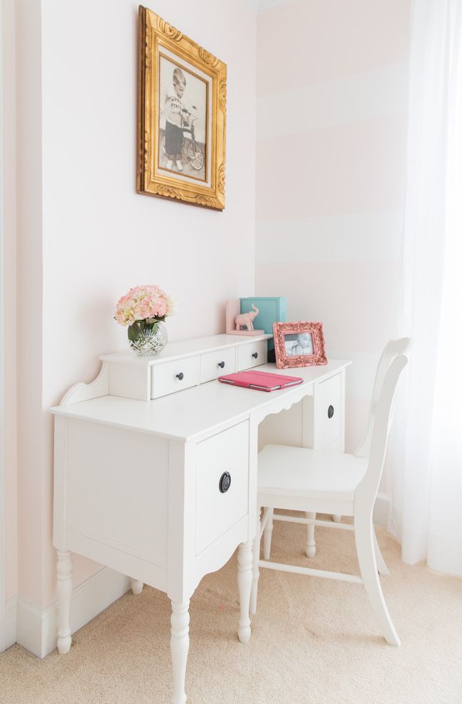 White Desk for Teenage Girl with Traditional Kids Desk