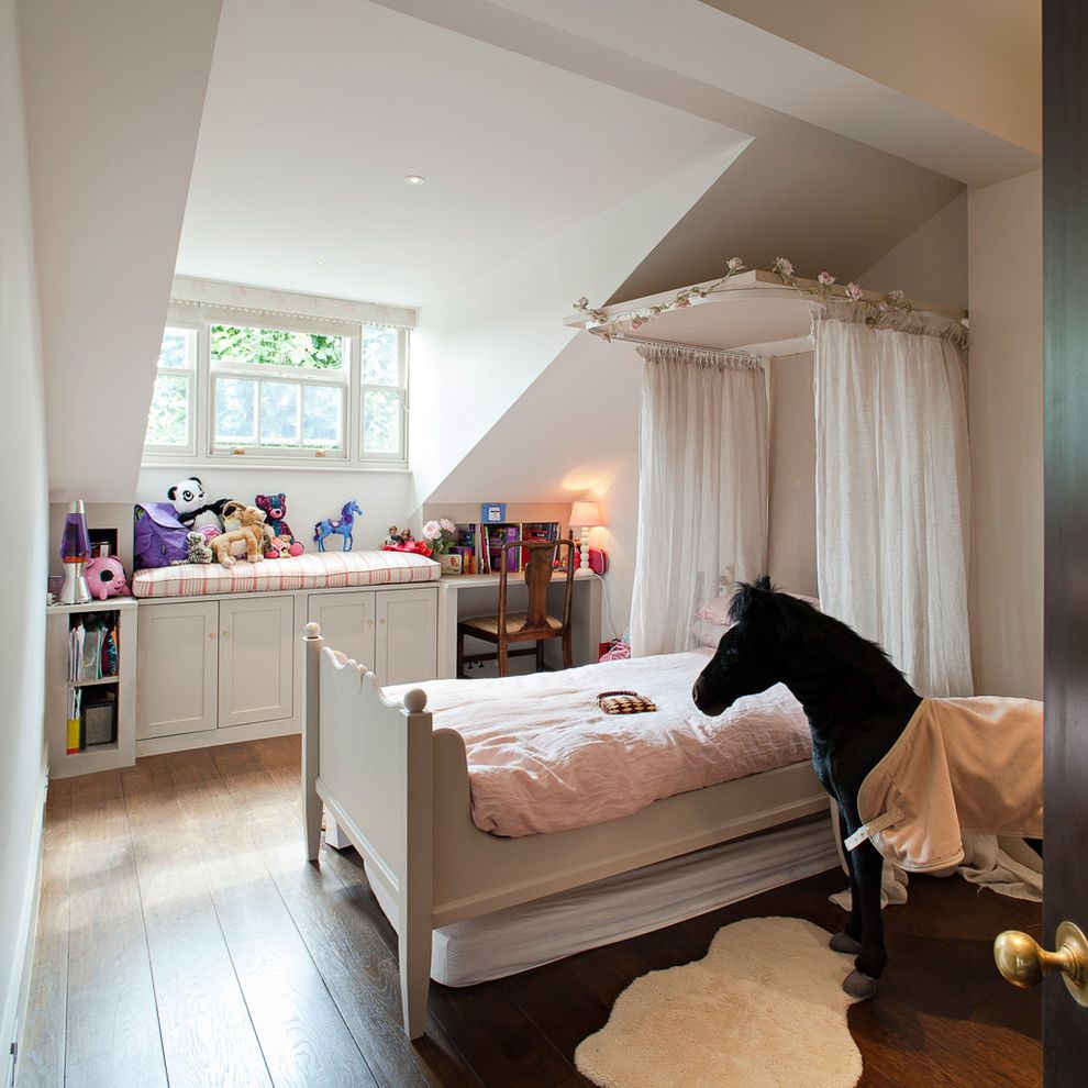 White Desk for Teenage Girl with Traditional Kids Princess Bed