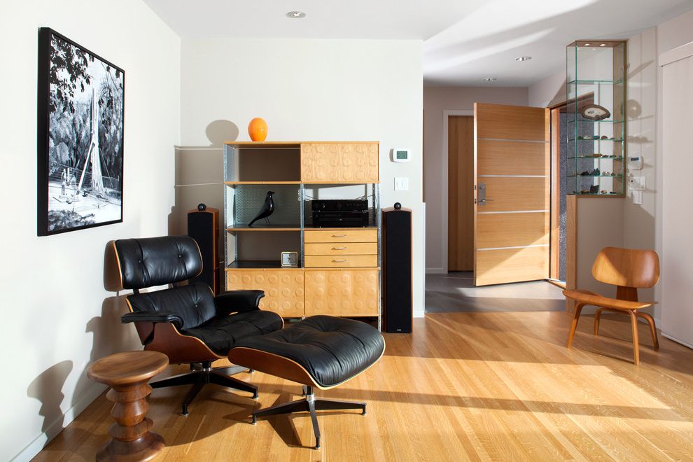 Cheap Parsons Chairs Midcentury Living Room with Oak Strip Flooring