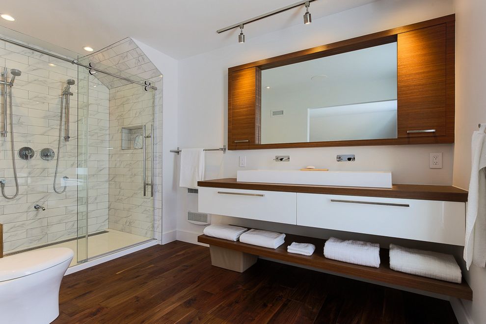 Genuine Turkish Bathrobe Modern Bathroom with Sliding Doors