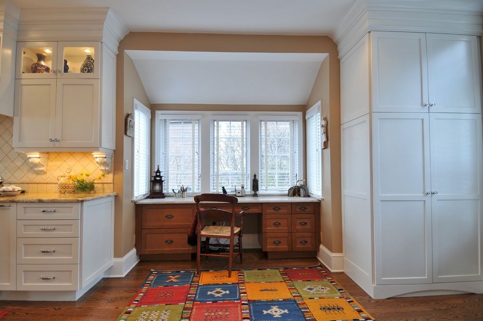 Joss and Main Area Rugs Traditional Kitchen with Nook