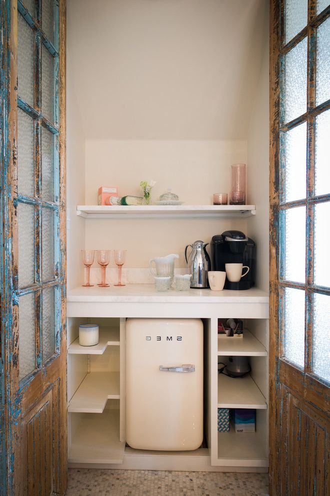 Keurig K10 B31 Mini Plus Personal Coffee Brewer Shabby Chic Style Kitchen with Open Shelves