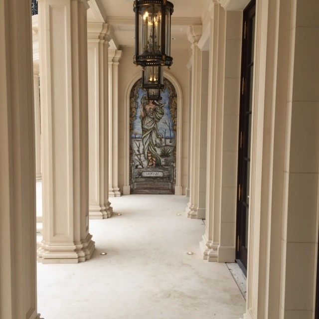Palais Royal Comenity  Entry with Front Doors
