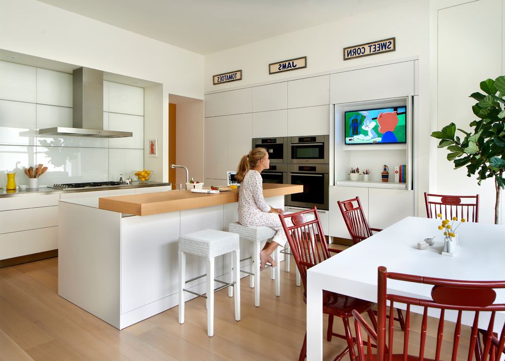 Versa Desk Contemporary Kitchen with White Dining Table