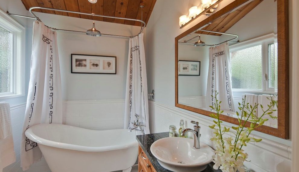 Cast Iron Clawfoot Tub Transitional Bathroom with Vessel Sink