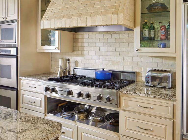 Cook Top Traditional Kitchen with Small Kitchen Appliances