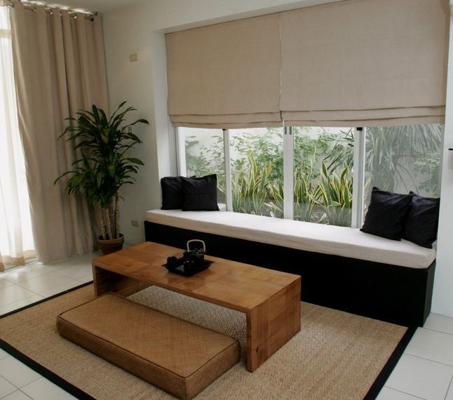 Cushioned Bench Contemporary Living Room with Roman Shades