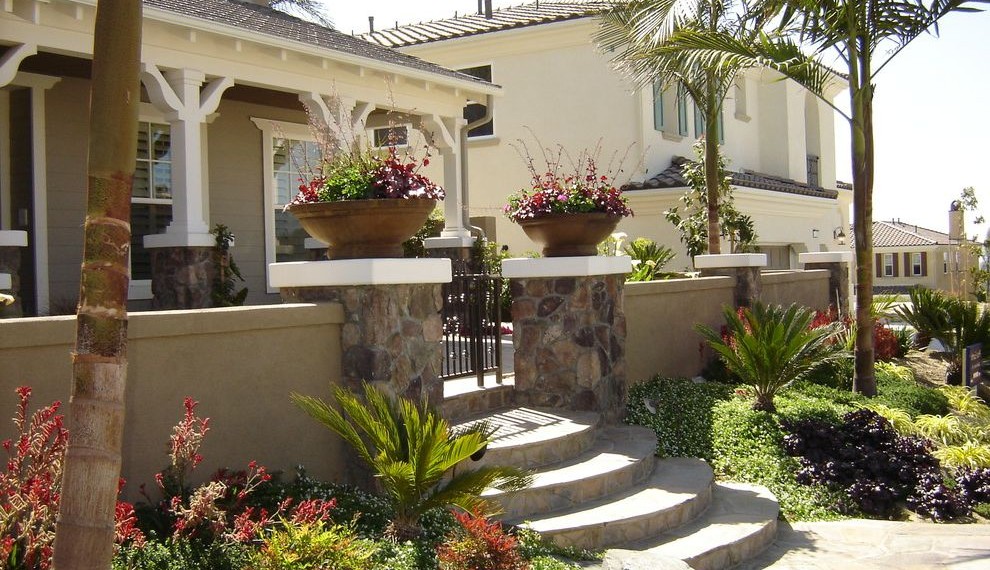 Dropcam Pro Craftsman Landscape with Bbq