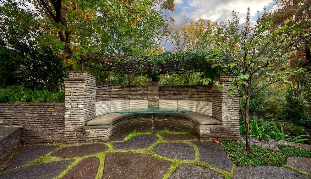 Flagstone Pavers Midcentury Patio with Flagstone Pavers