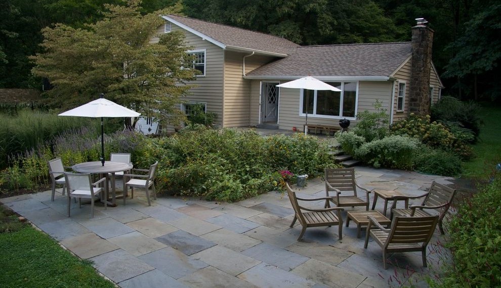 Flagstone Pavers Traditional Landscape with White Umbrella