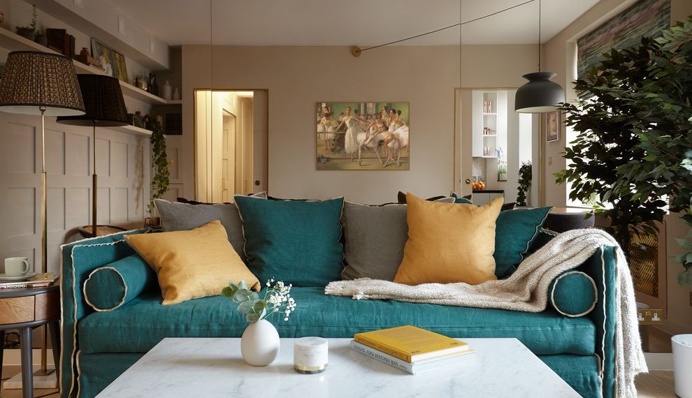 Free Tv Shows Online Full Episodes Transitional Living Room with Sofabed