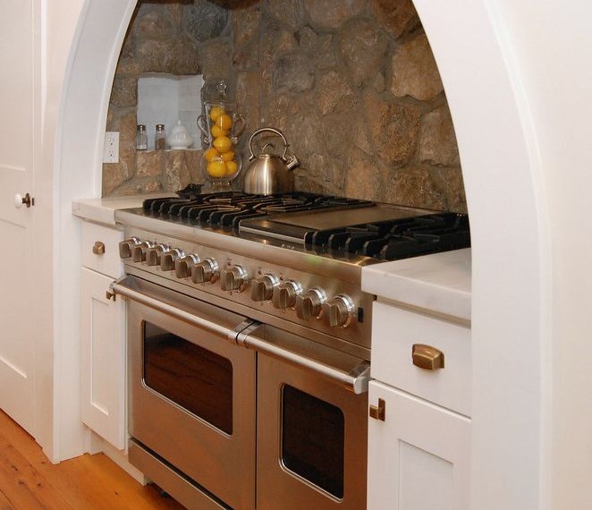 Frigidaire Stove Top Rustic Kitchen with Wood Cabinets