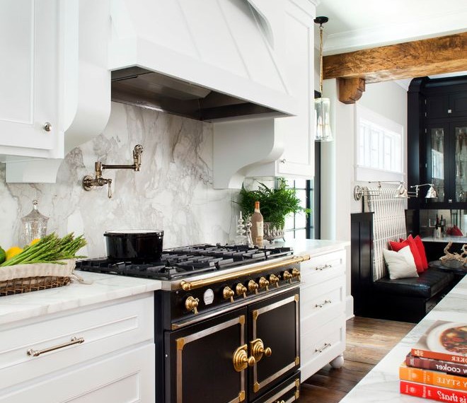Frigidaire Stove Top Traditional Kitchen with Kitchen Island