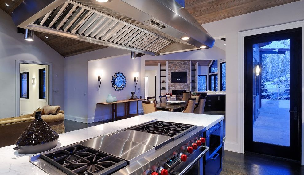 Ge Gas Stove Rustic Kitchen with Range Hood