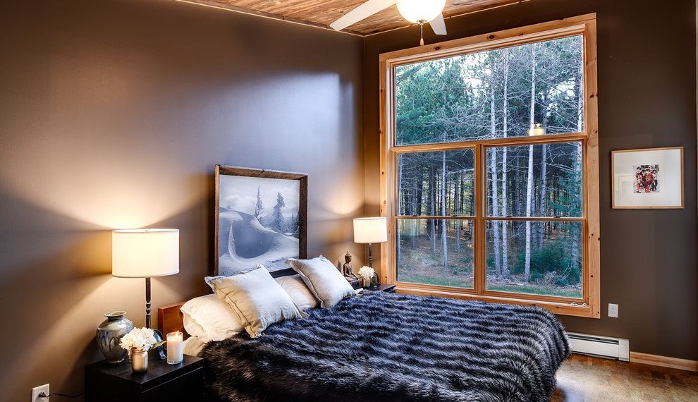 King Size Platform Bed Frame Rustic Bedroom with Gray Walls