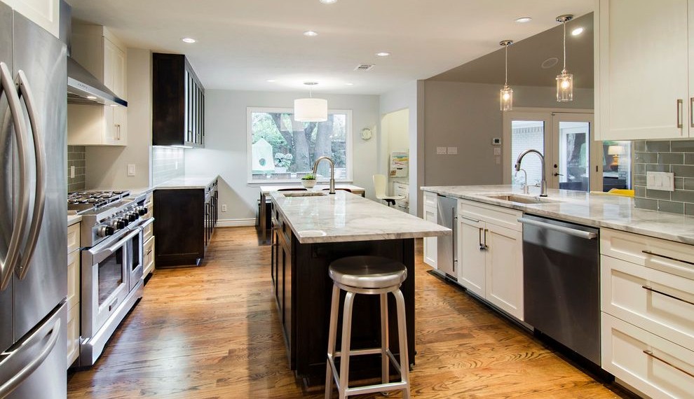 Kitchenaid Gas Cooktop Transitional Kitchen with Clear Pendant Lighting
