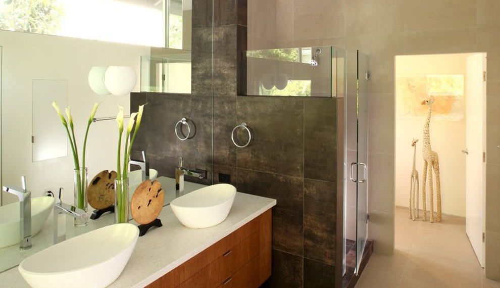 Quartz Counters Modern Bathroom with Light Wood Vanity