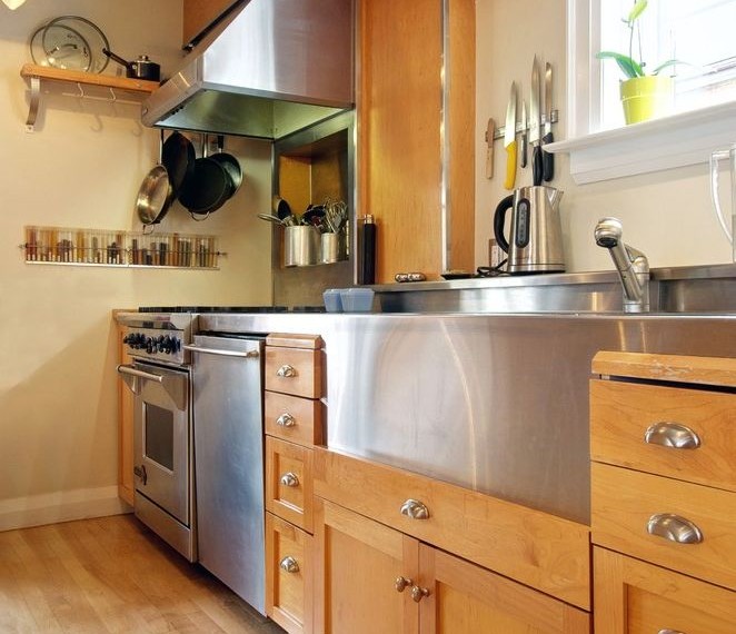 Stainless Steel Gas Range Transitional Kitchen with Farmhouse Sink