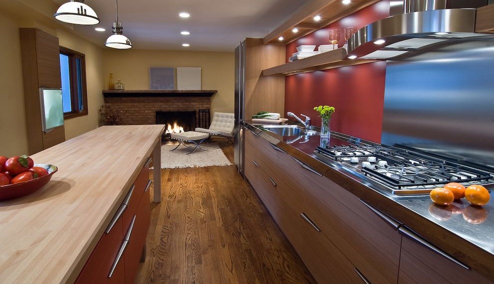 Stainless Stove Modern Kitchen with Kitchen Hardware